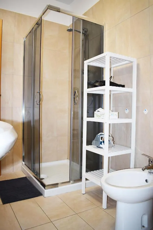 Piazza Feltrinelli Apartment - Free Parking Desenzano del Garda