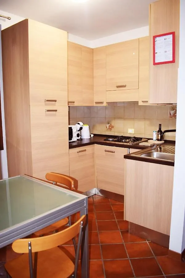 Piazza Feltrinelli Apartment - Free Parking Desenzano del Garda 0*,